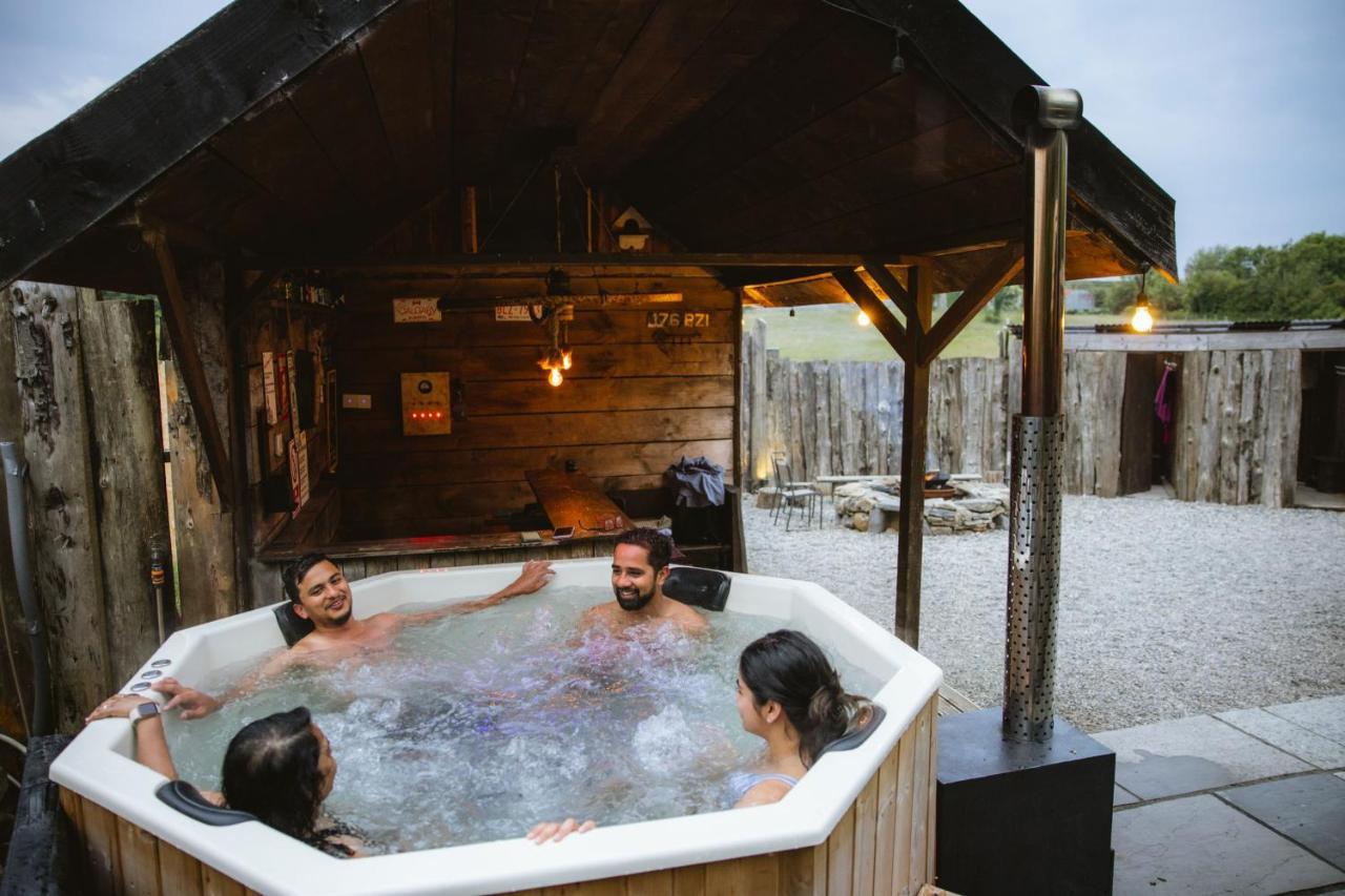 קאסלבר Mayo Glamping מראה חיצוני תמונה